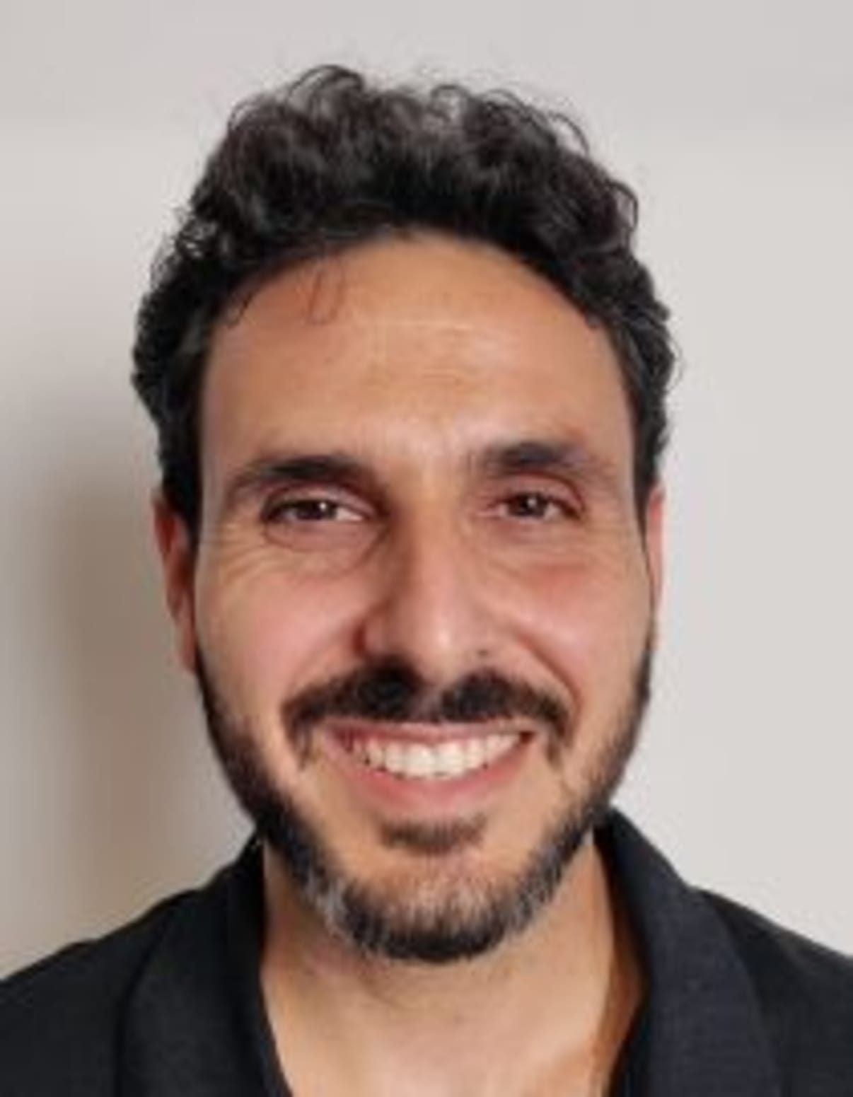 תמונת פורטרט של בעל המקצוע