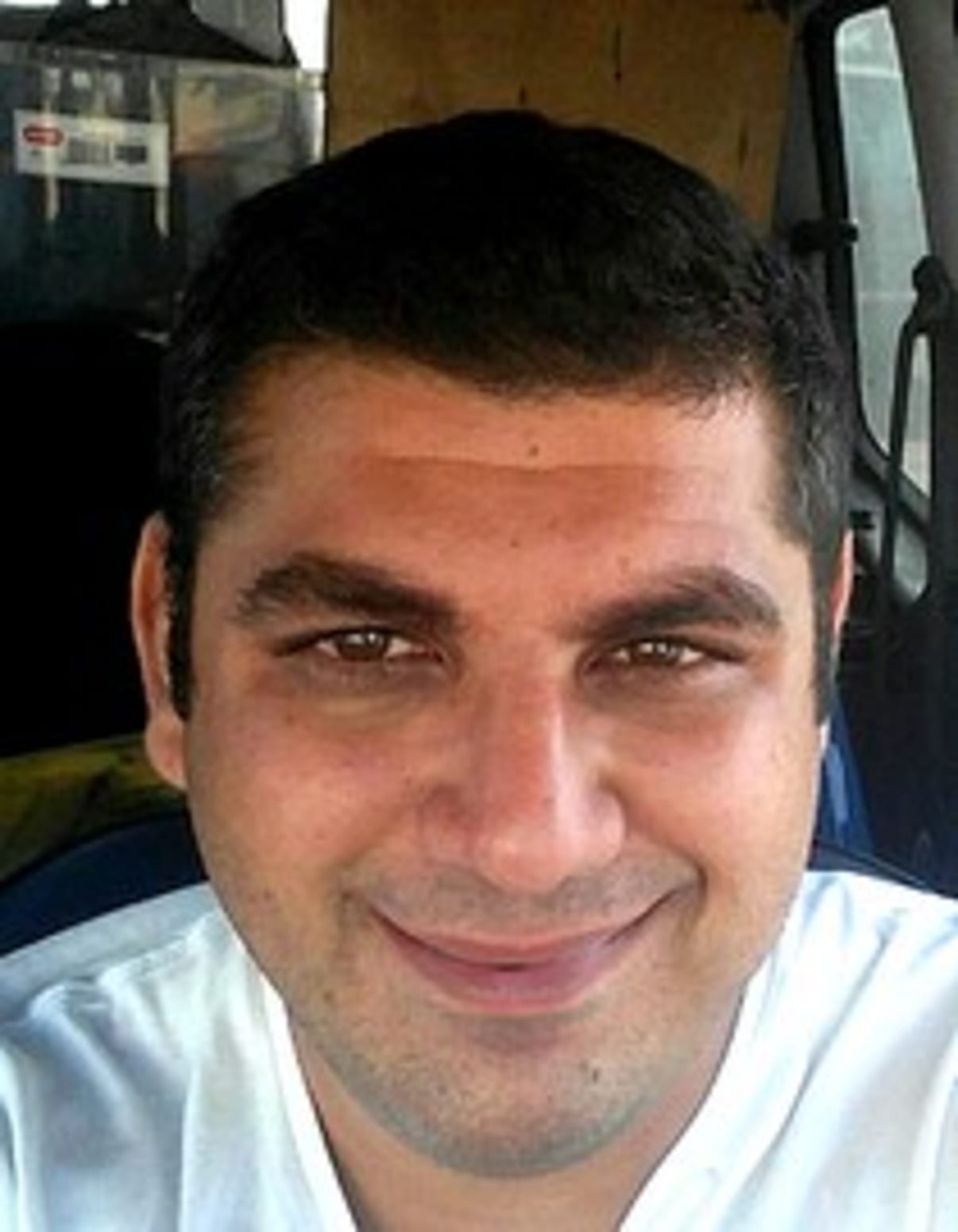 תמונת פורטרט של בעל המקצוע