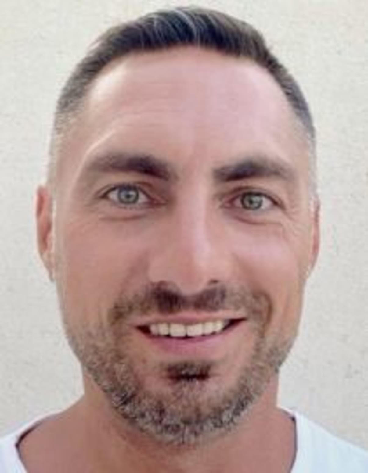 תמונת פורטרט של בעל המקצוע