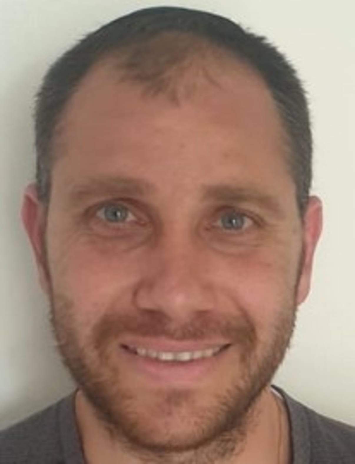 תמונת פורטרט של בעל המקצוע