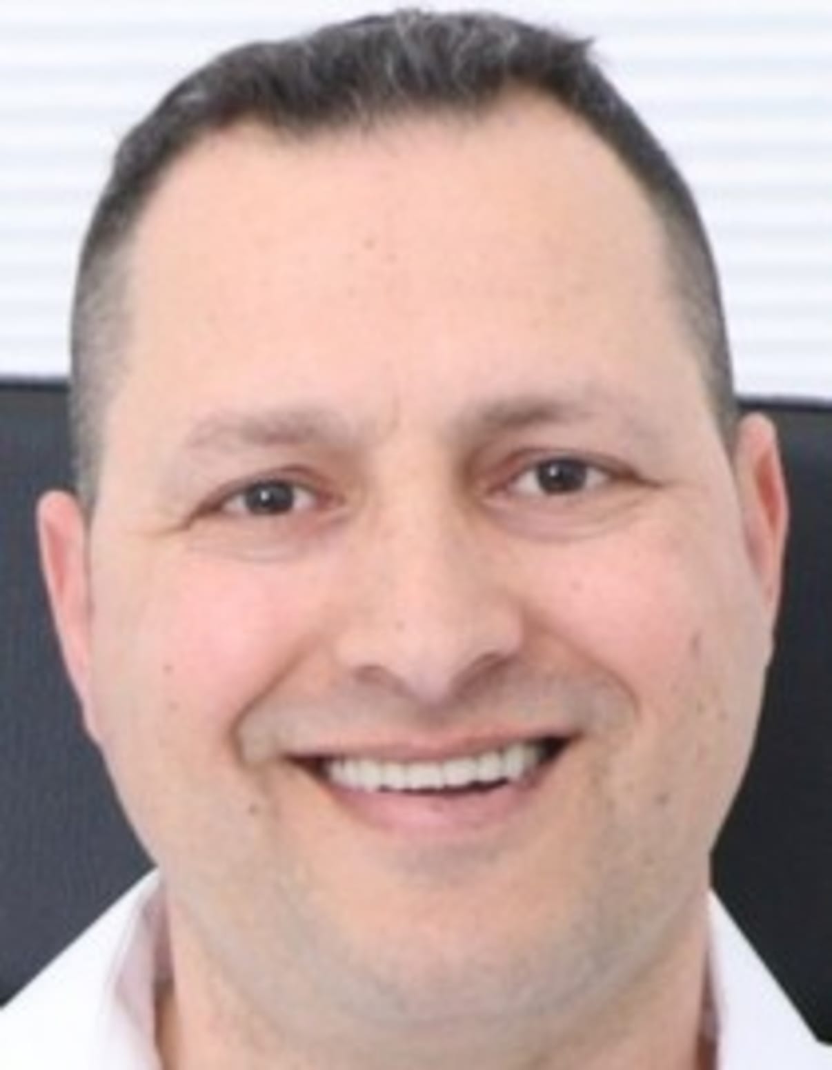 תמונת פורטרט של בעל המקצוע