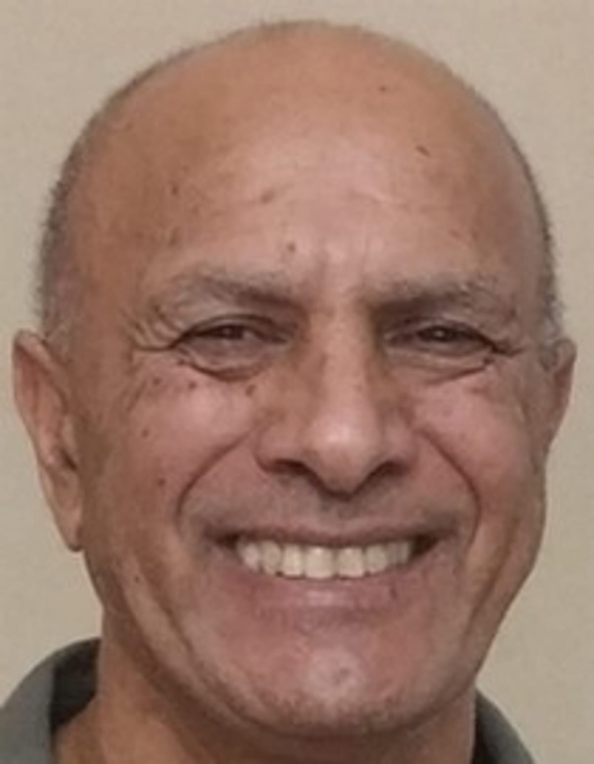 תמונת פורטרט של בעל המקצוע