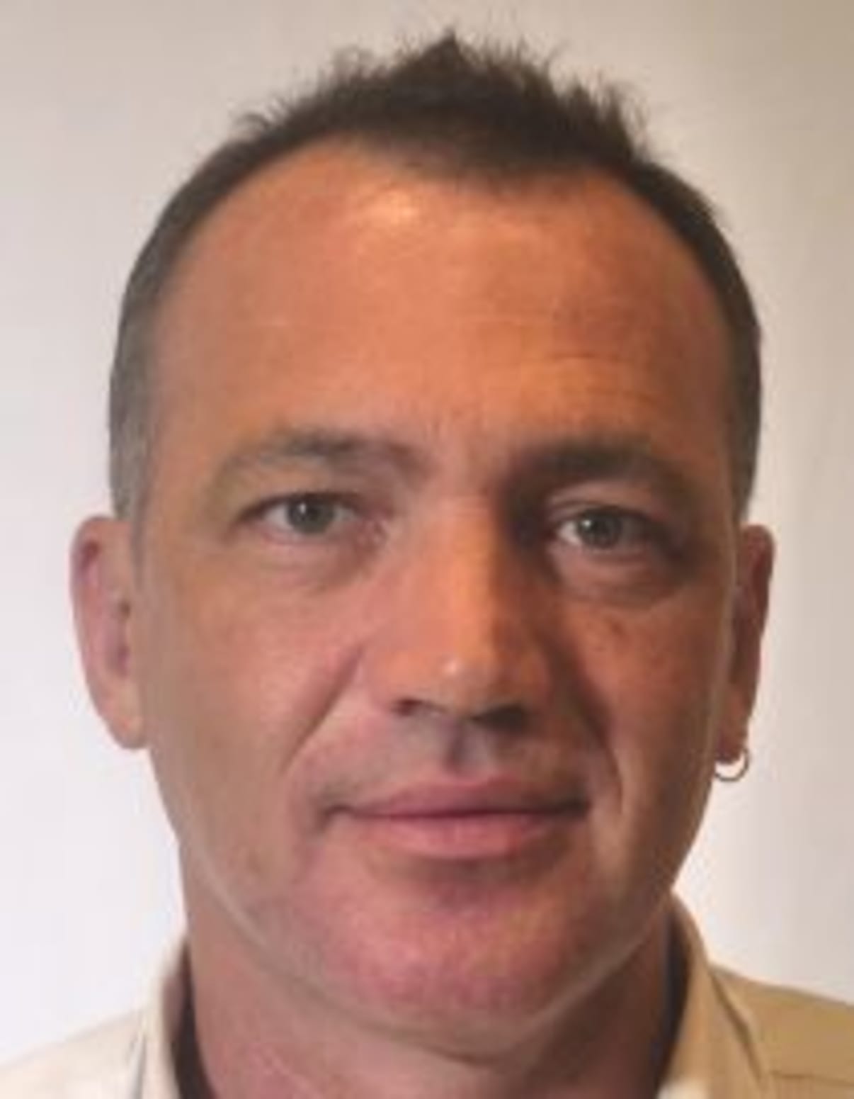 תמונת פורטרט של בעל המקצוע