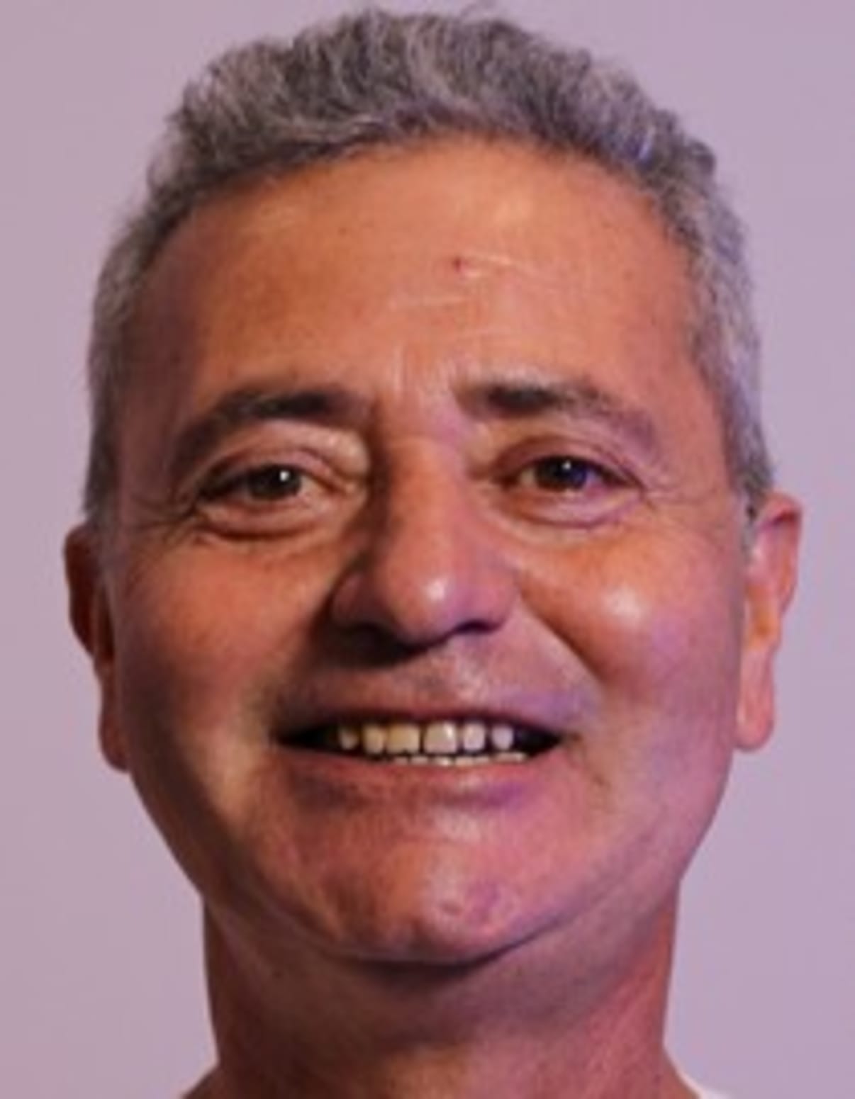 תמונת פורטרט של בעל המקצוע