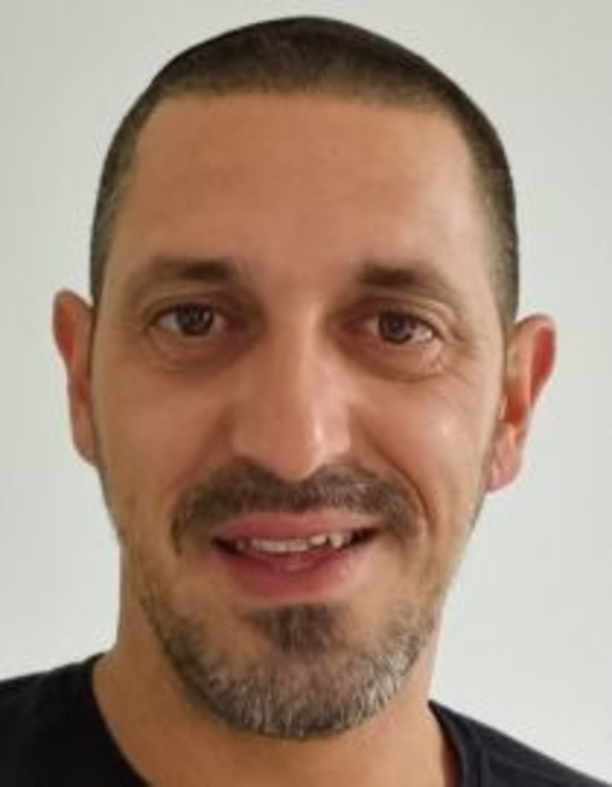 תמונת פורטרט של בעל המקצוע