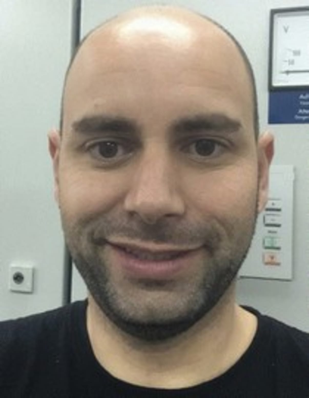 תמונת פורטרט של בעל המקצוע