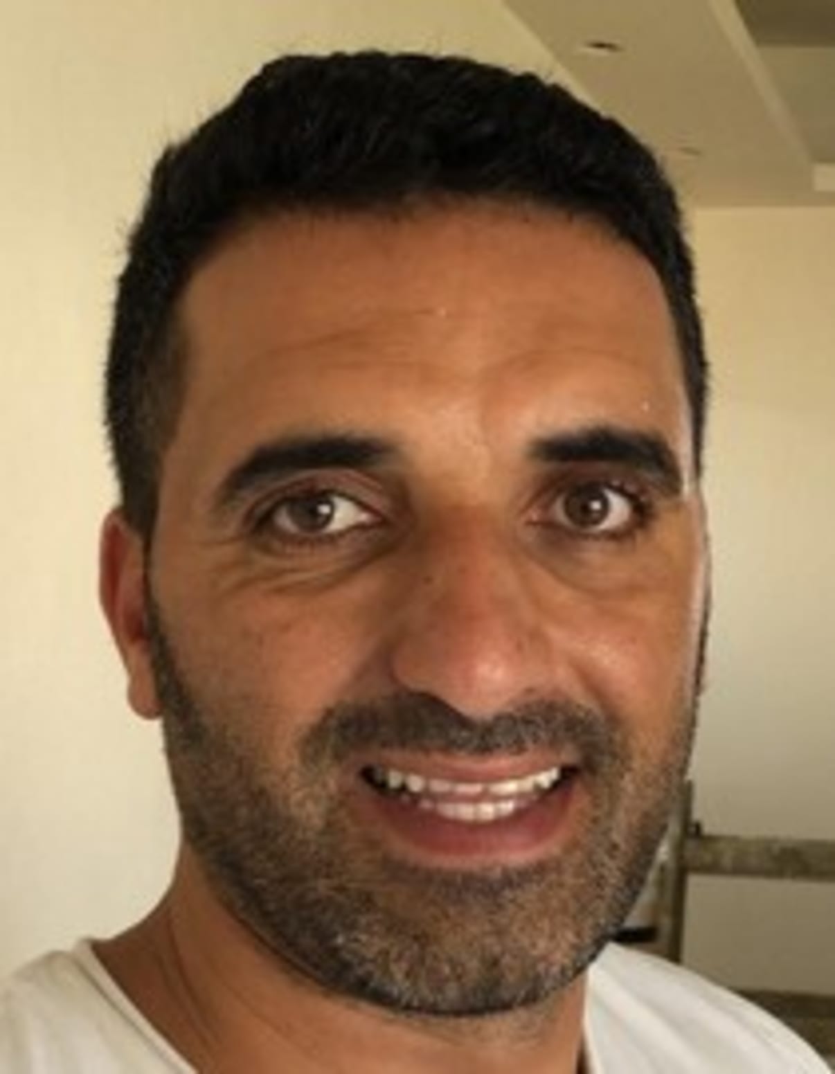 תמונת פורטרט של בעל המקצוע