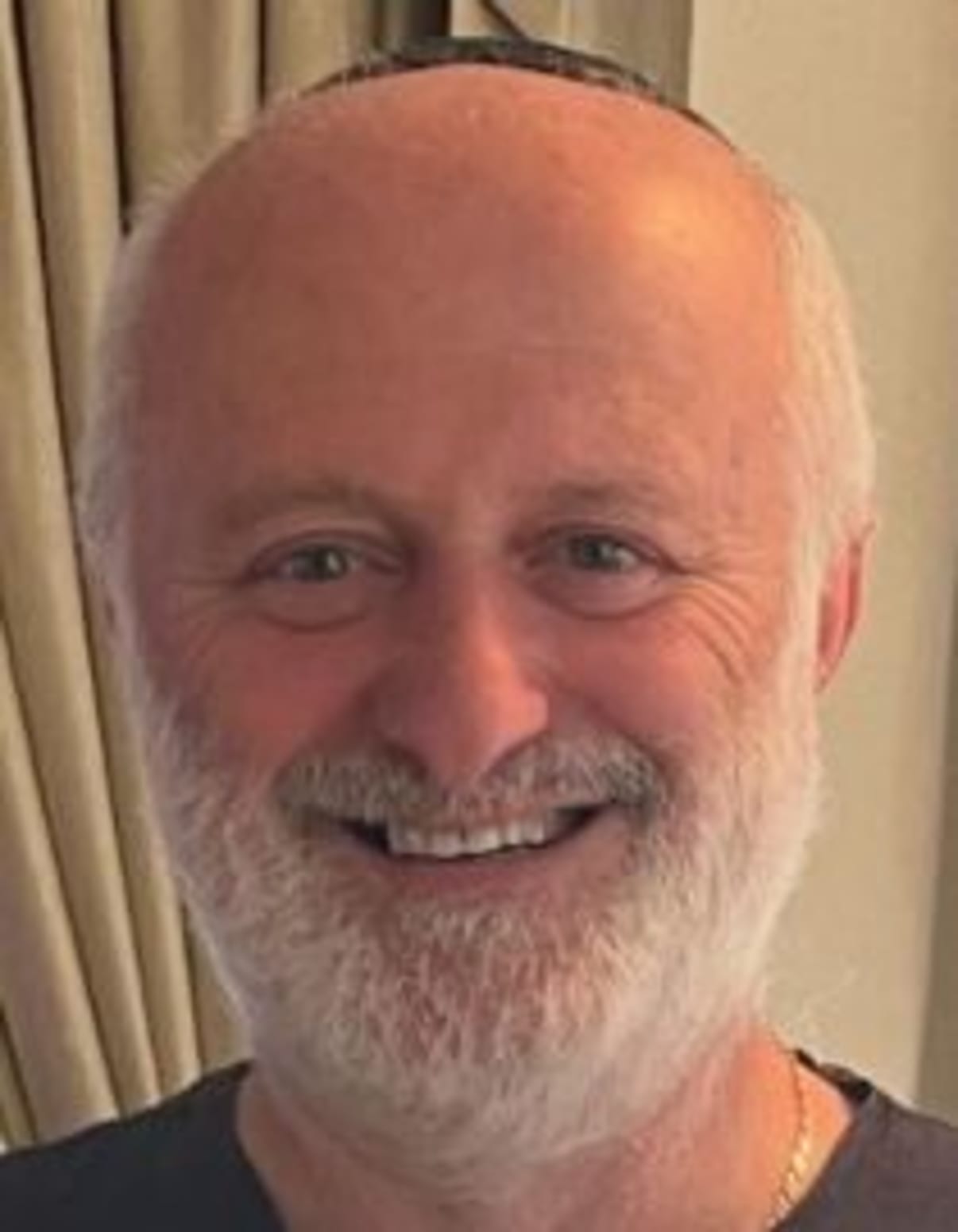 תמונת פורטרט של בעל המקצוע