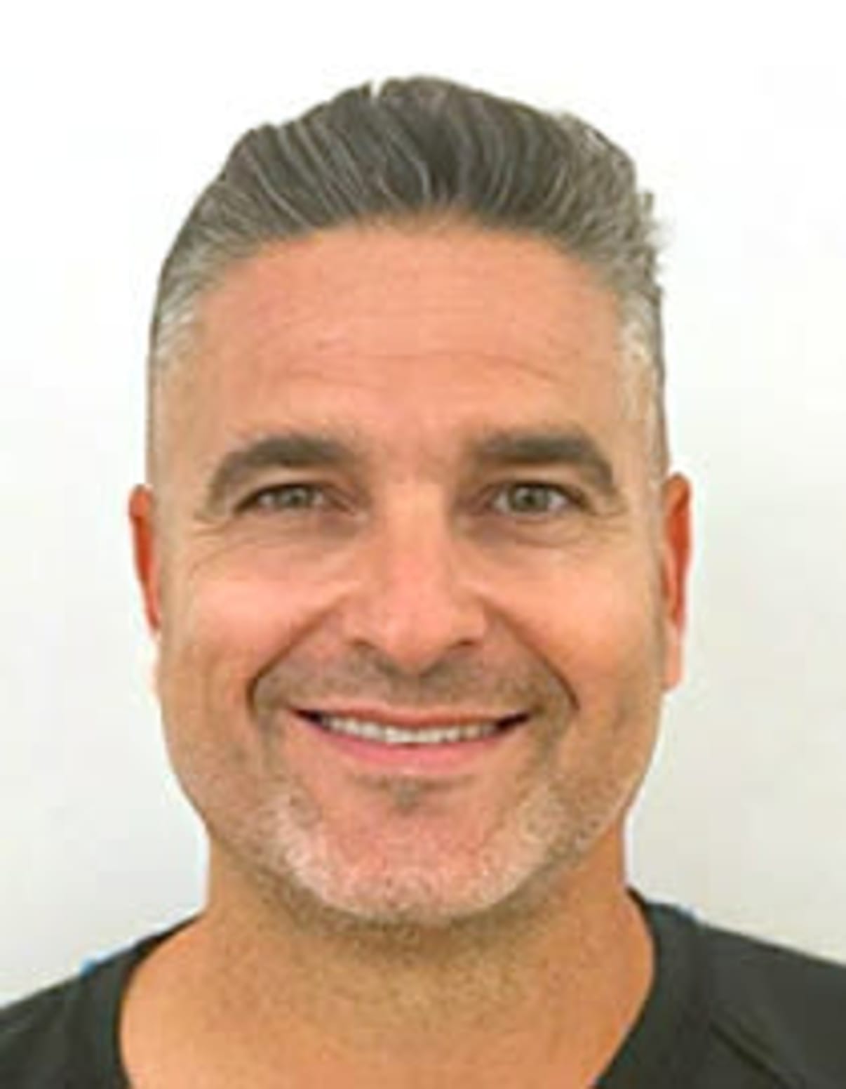 תמונת פורטרט של בעל המקצוע