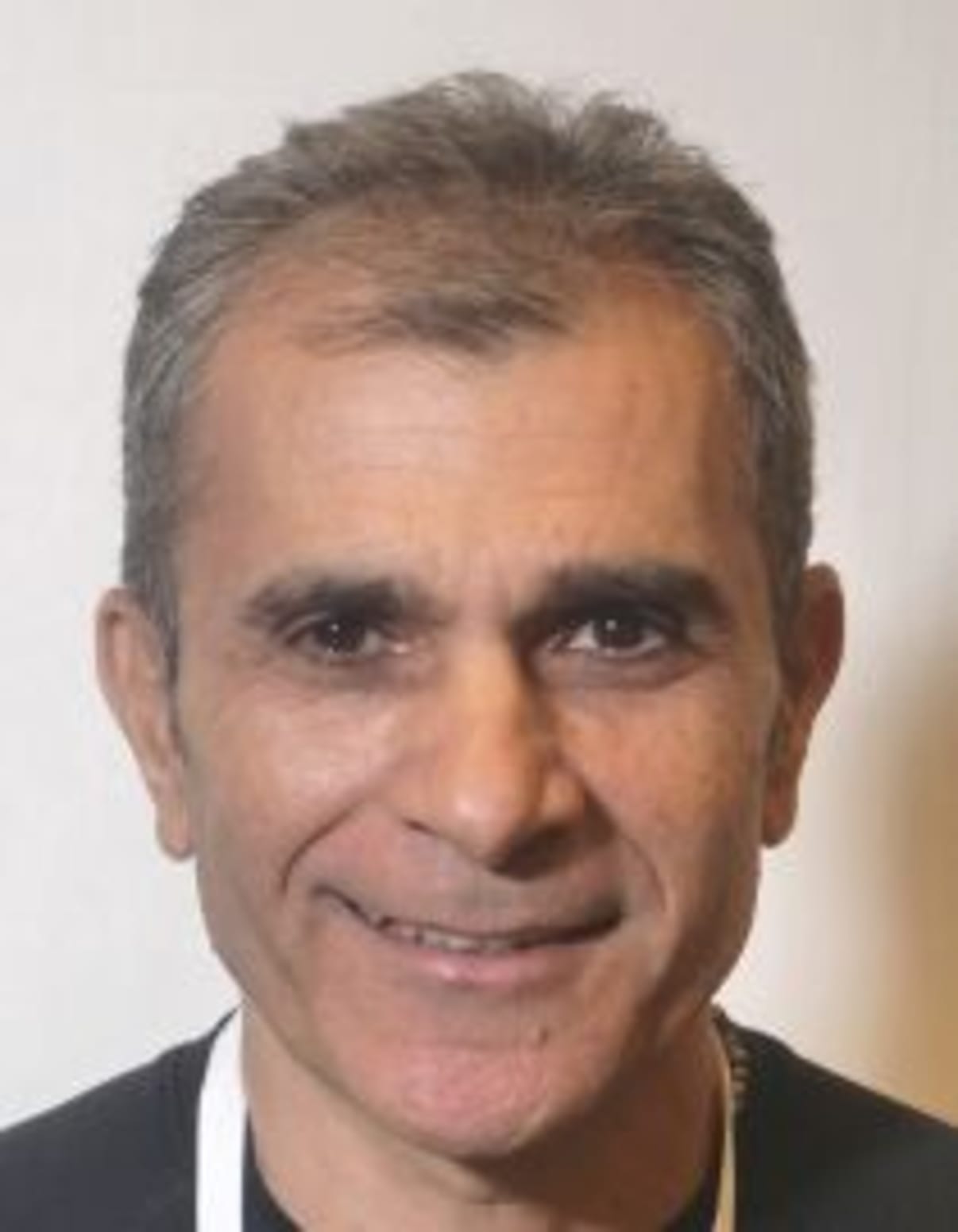 תמונת פורטרט של בעל המקצוע