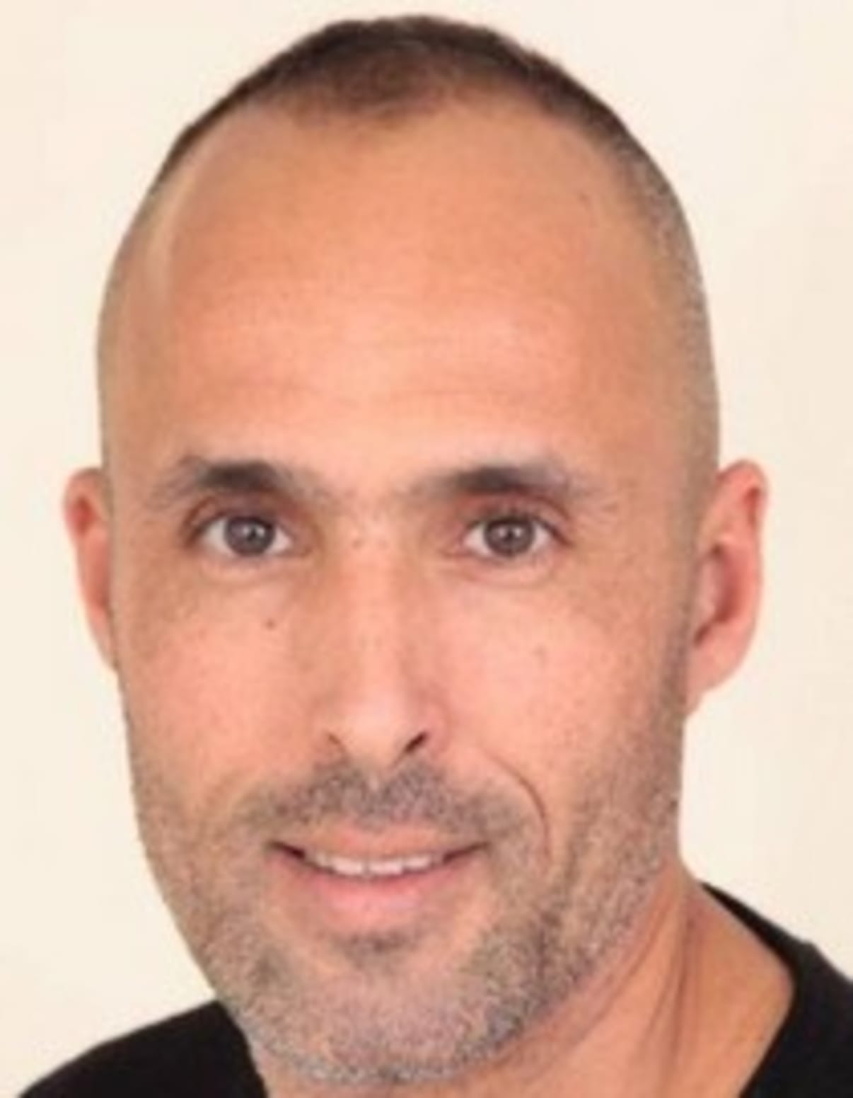 תמונת פורטרט של בעל המקצוע