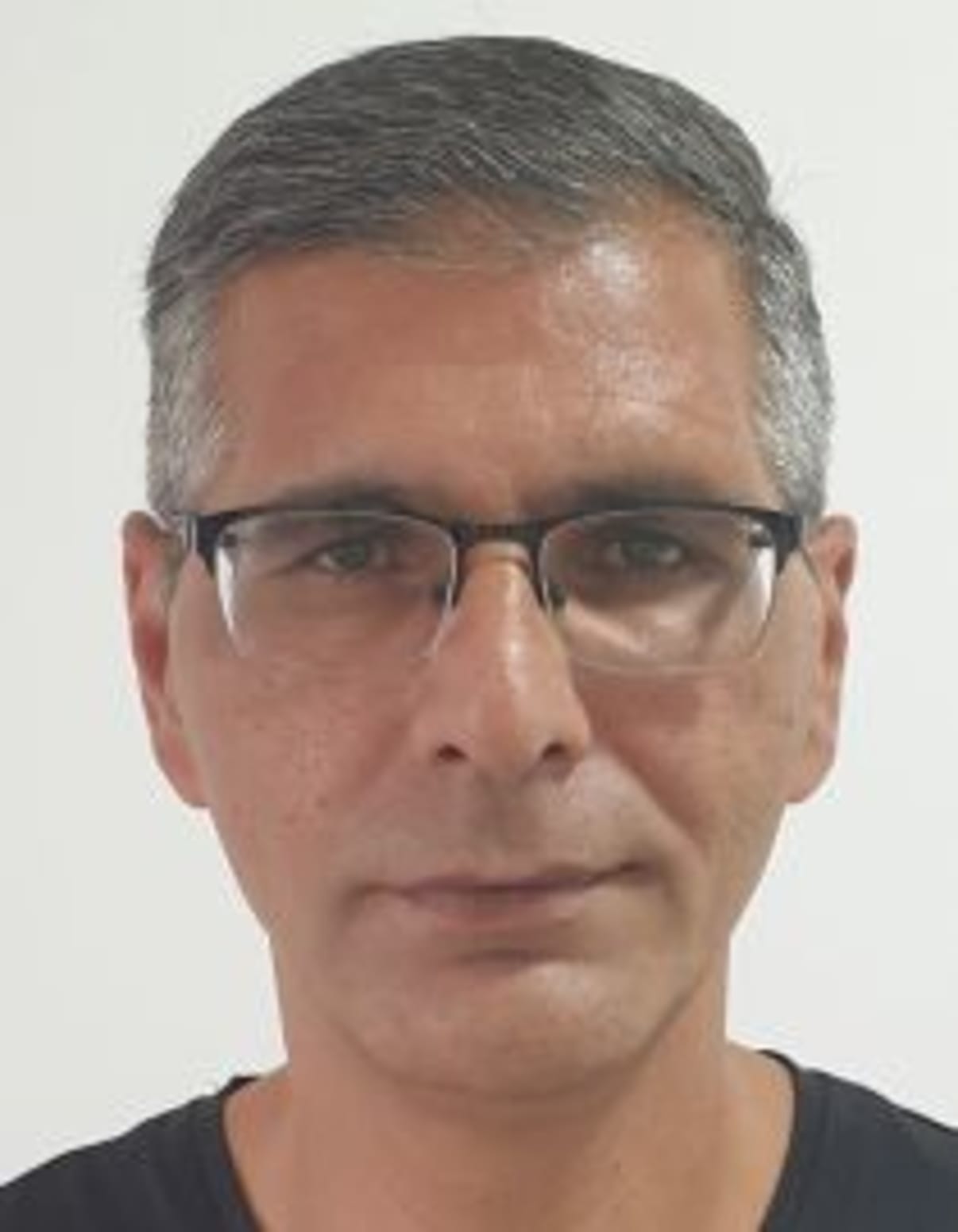 תמונת פורטרט של בעל המקצוע