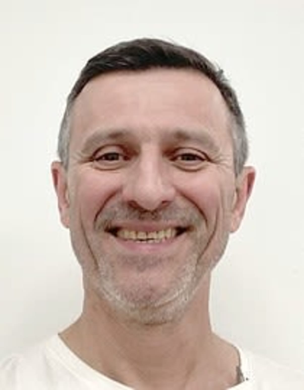 תמונת פורטרט של בעל המקצוע