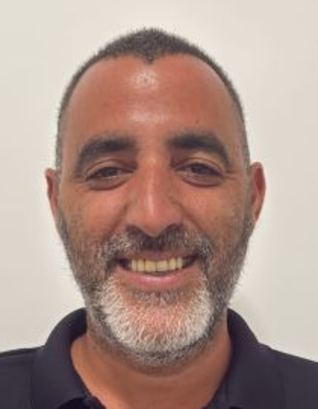 תמונת פורטרט של בעל המקצוע