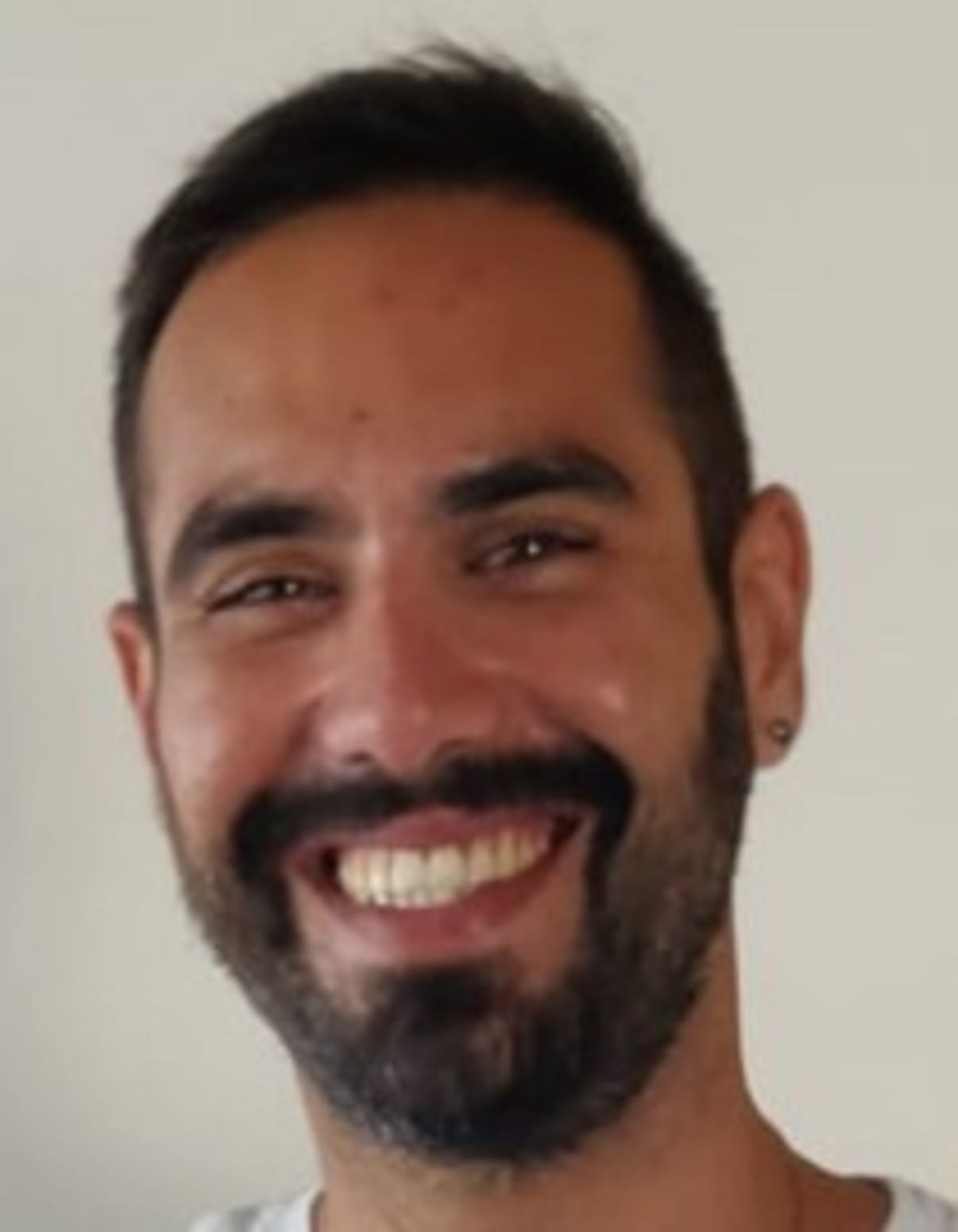 תמונת פורטרט של בעל המקצוע