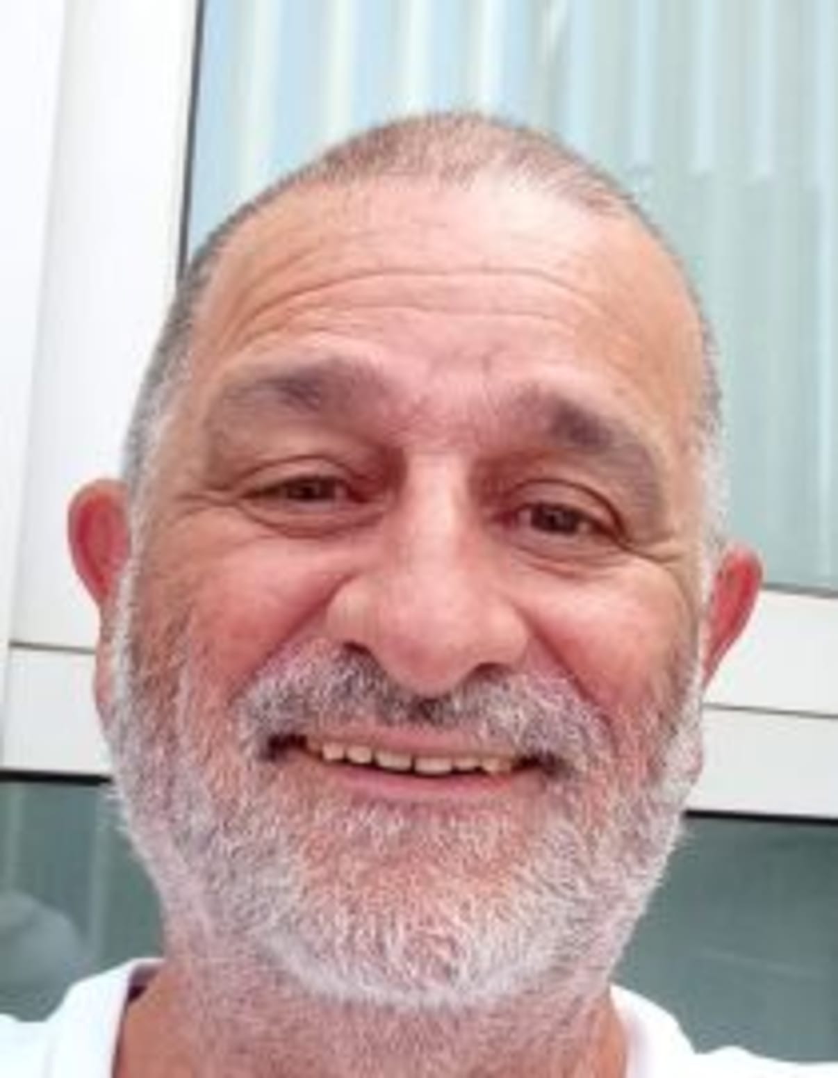 תמונת פורטרט של בעל המקצוע