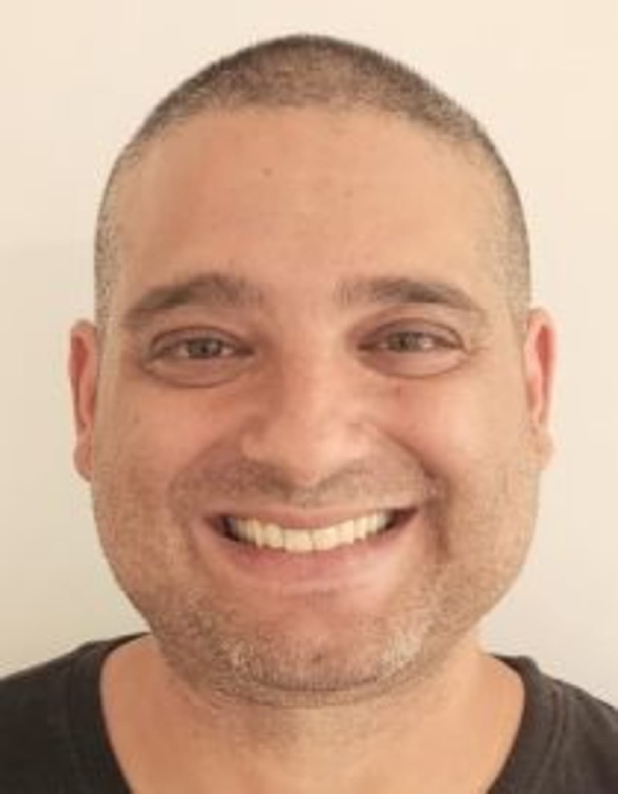 תמונת פורטרט של בעל המקצוע