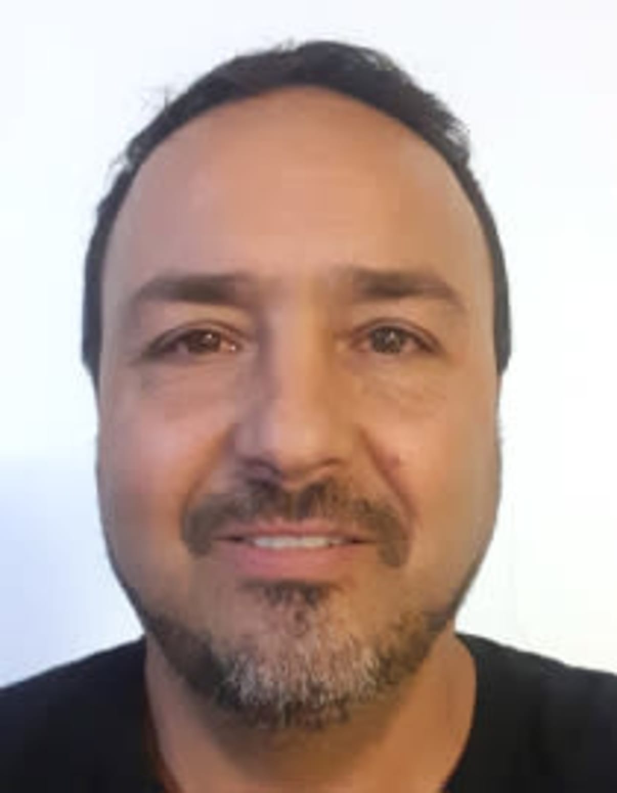 תמונת פורטרט של בעל המקצוע