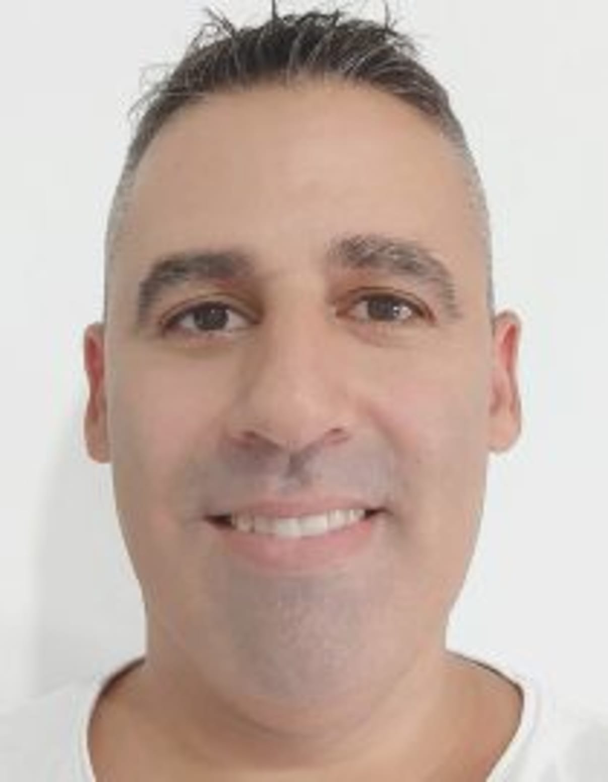 תמונת פורטרט של בעל המקצוע