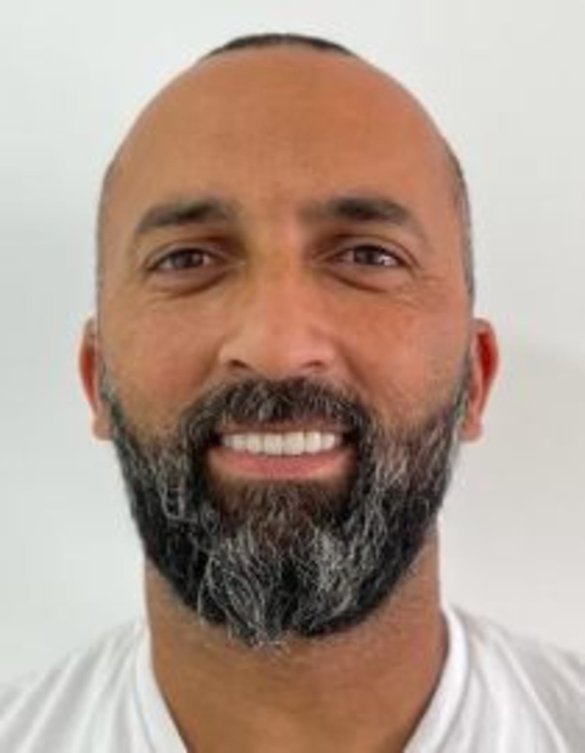 תמונת פורטרט של בעל המקצוע