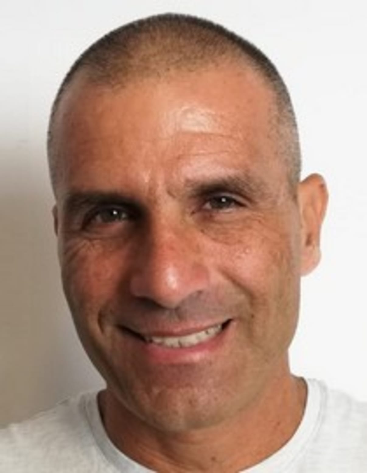 תמונת פורטרט של בעל המקצוע