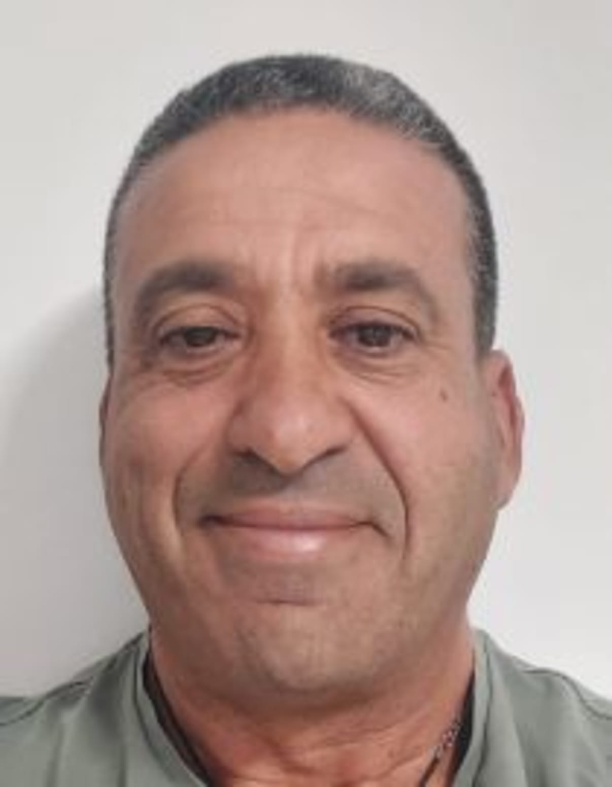 תמונת פורטרט של בעל המקצוע