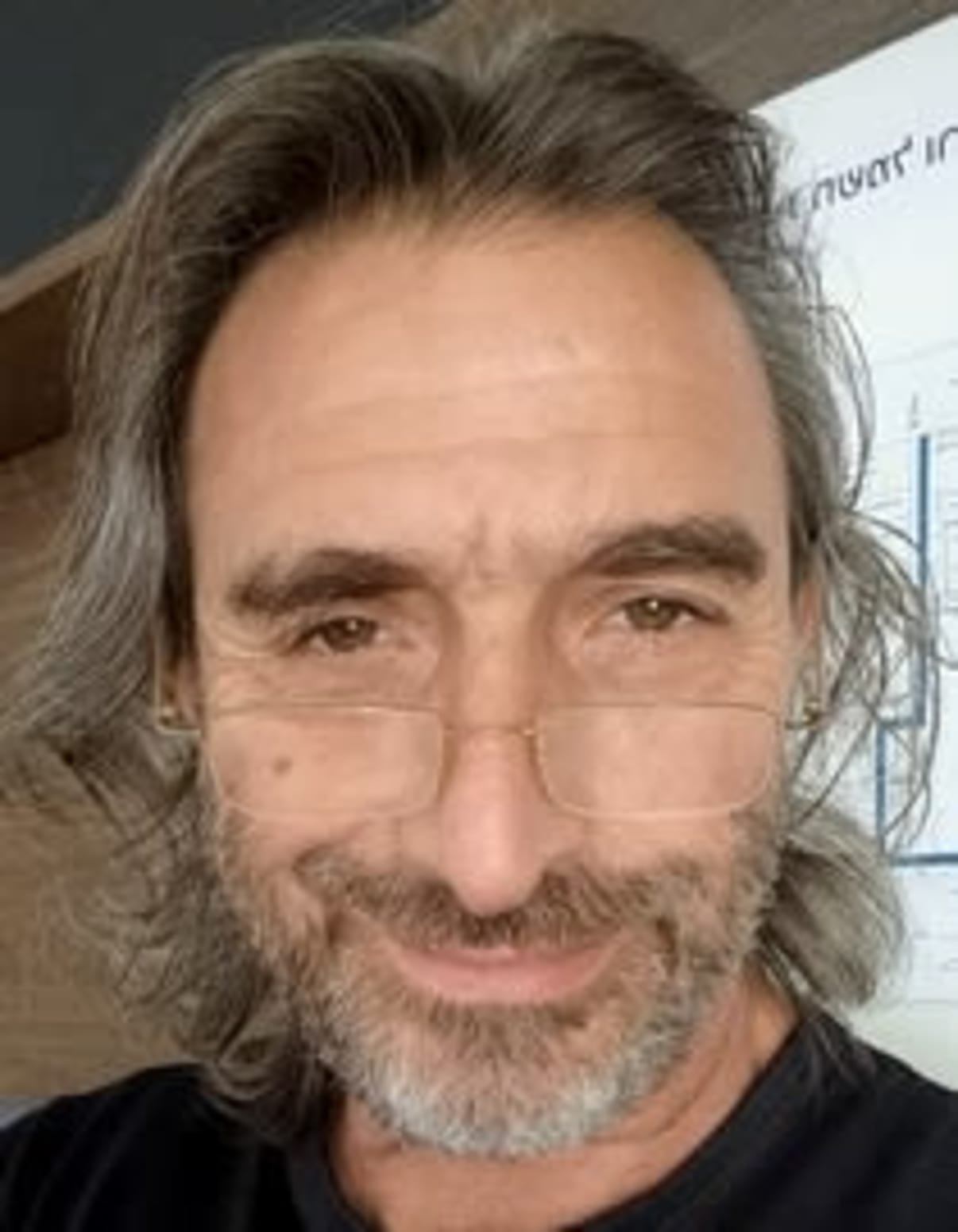 תמונת פורטרט של בעל המקצוע