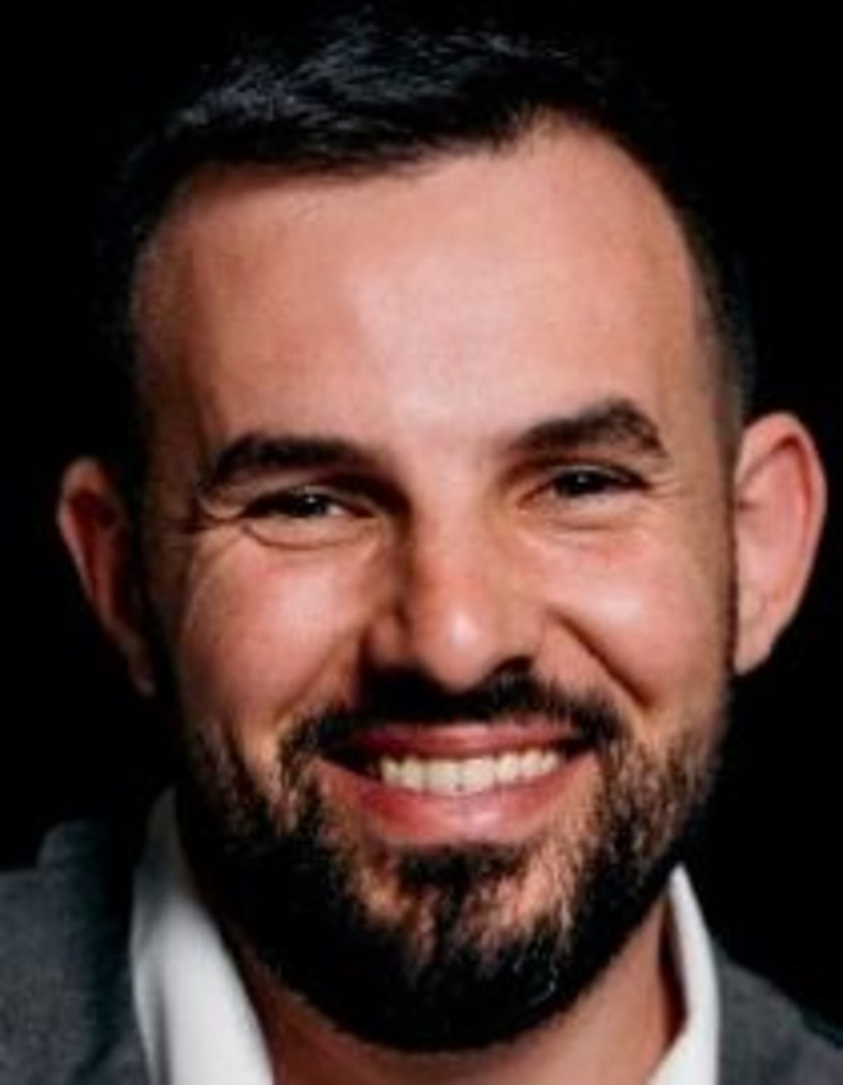 תמונת פורטרט של בעל המקצוע