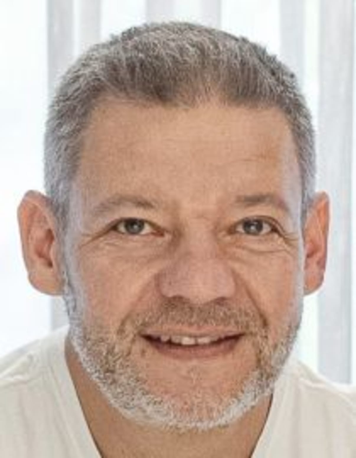 תמונת פורטרט של בעל המקצוע