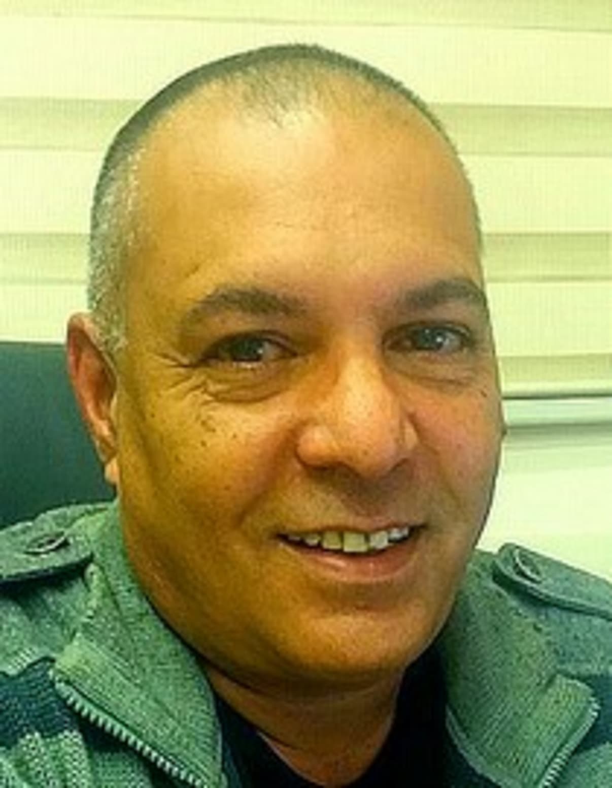 תמונת פורטרט של בעל המקצוע