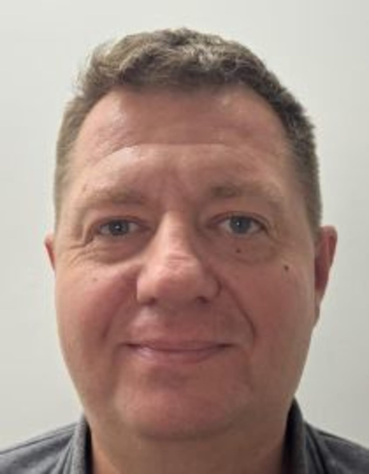 תמונת פורטרט של בעל המקצוע