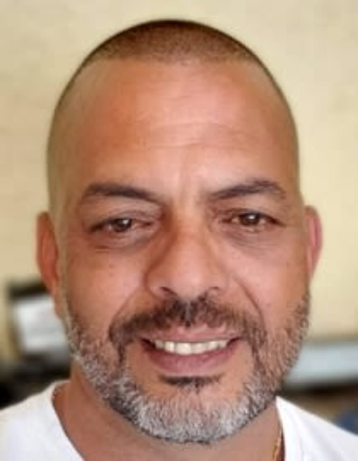 תמונת פורטרט של בעל המקצוע