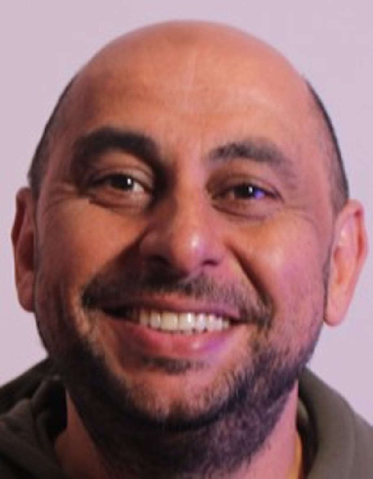 תמונת פורטרט של בעל המקצוע