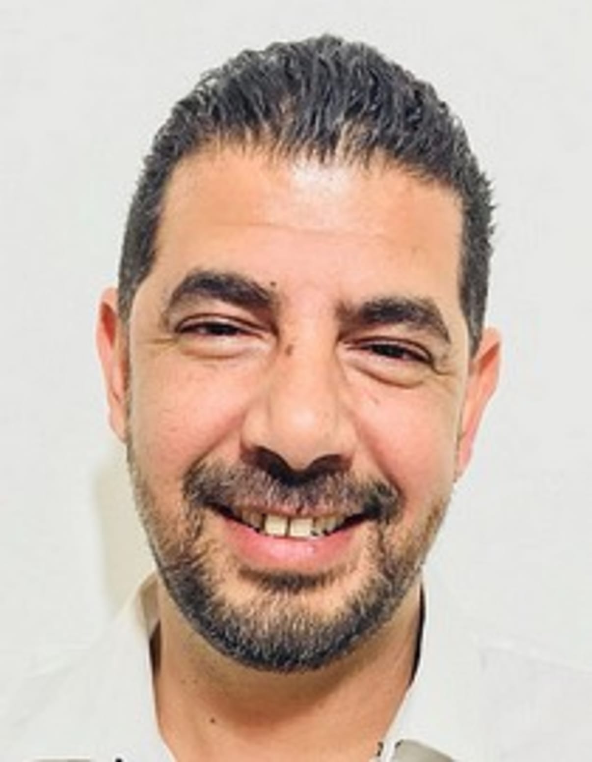 תמונת פורטרט של בעל המקצוע