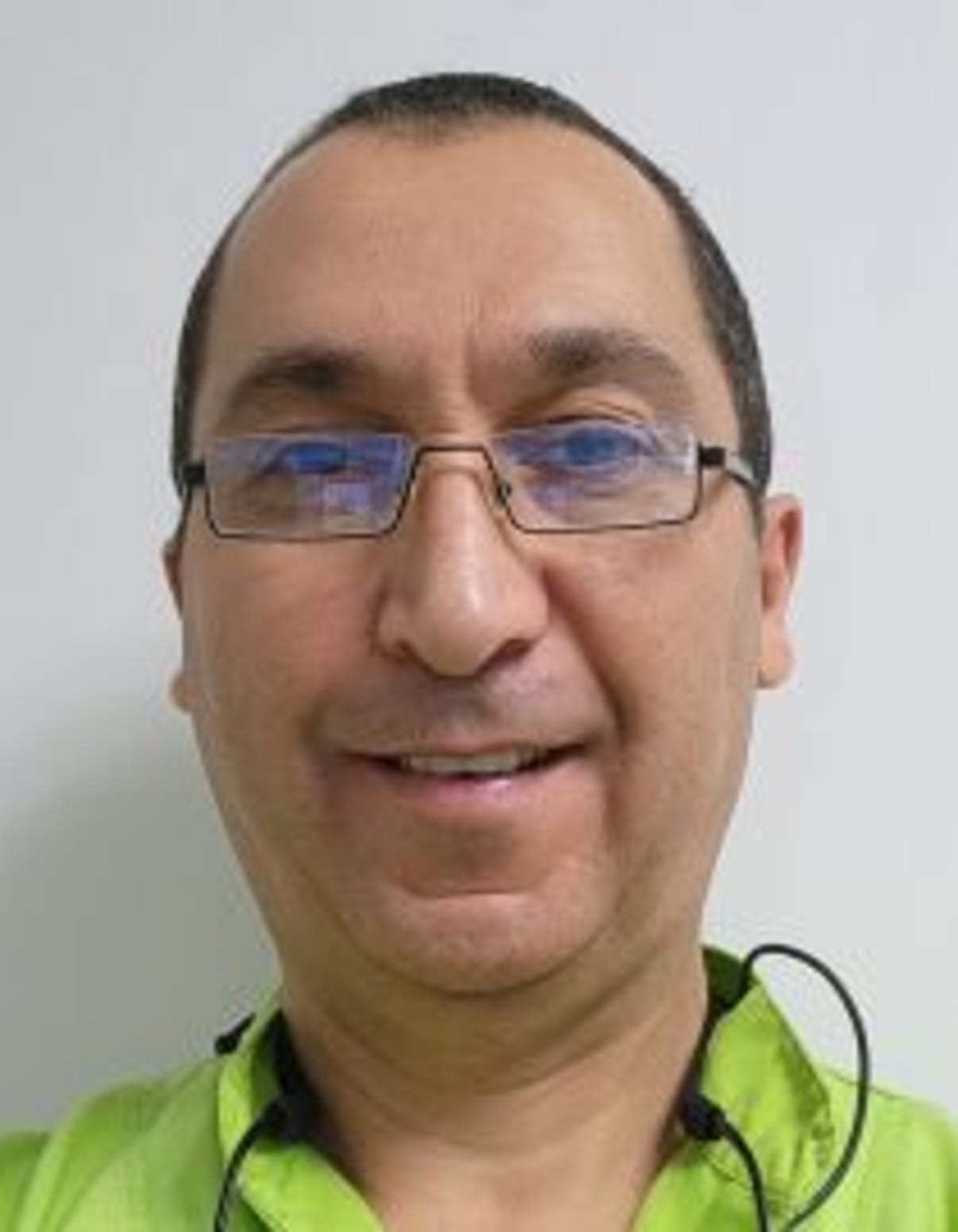 תמונת פורטרט של בעל המקצוע