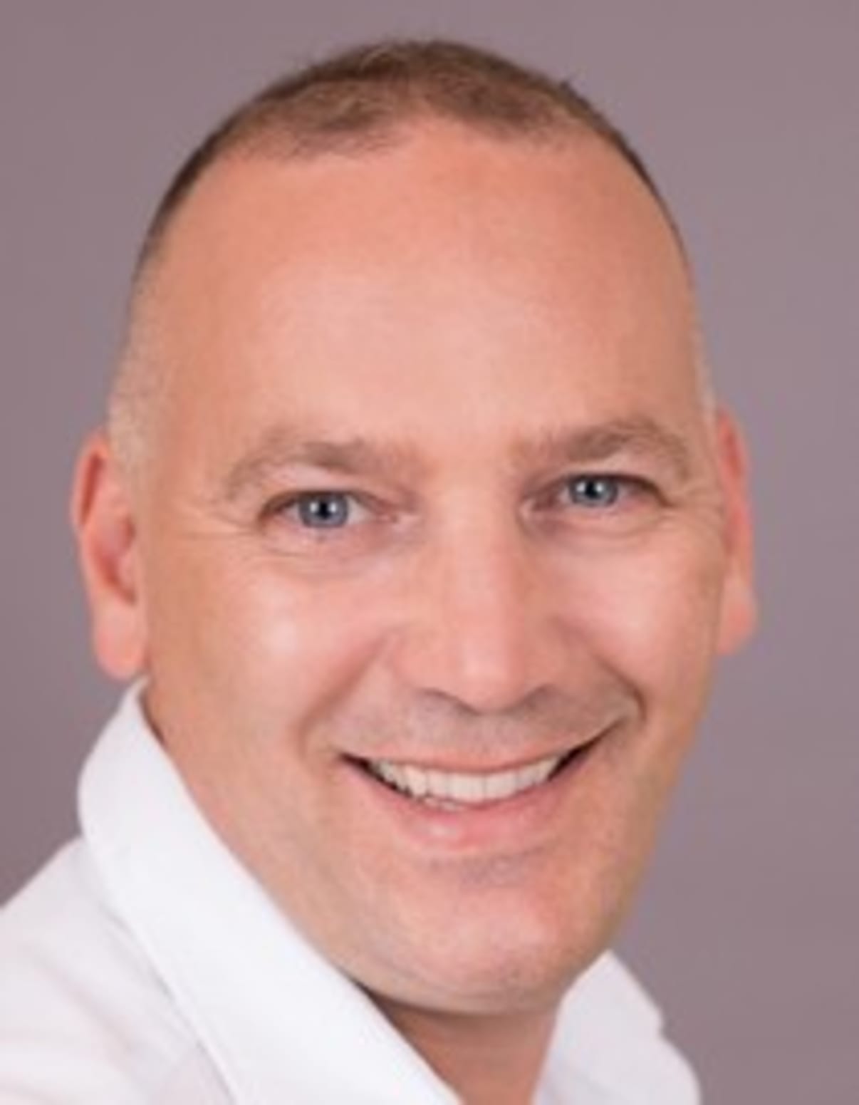 תמונת פורטרט של בעל המקצוע