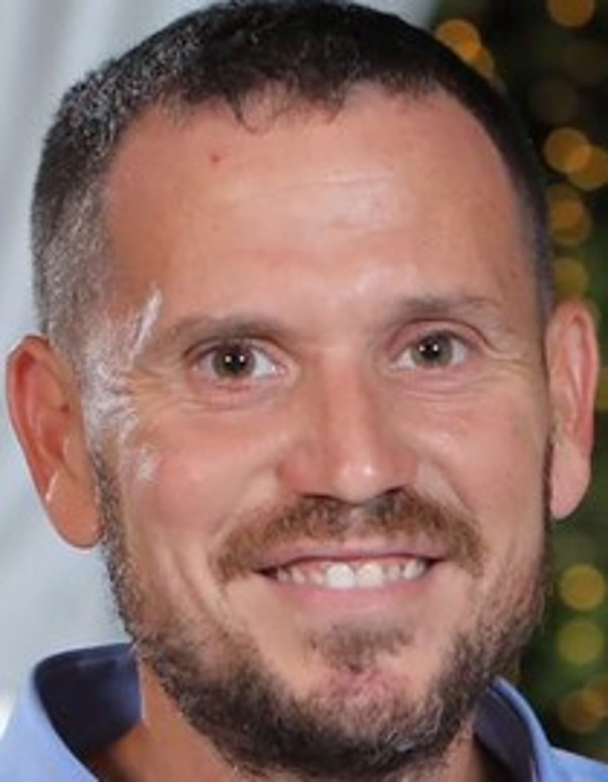 תמונת פורטרט של בעל המקצוע