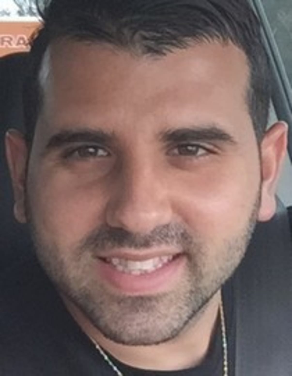 תמונת פורטרט של בעל המקצוע