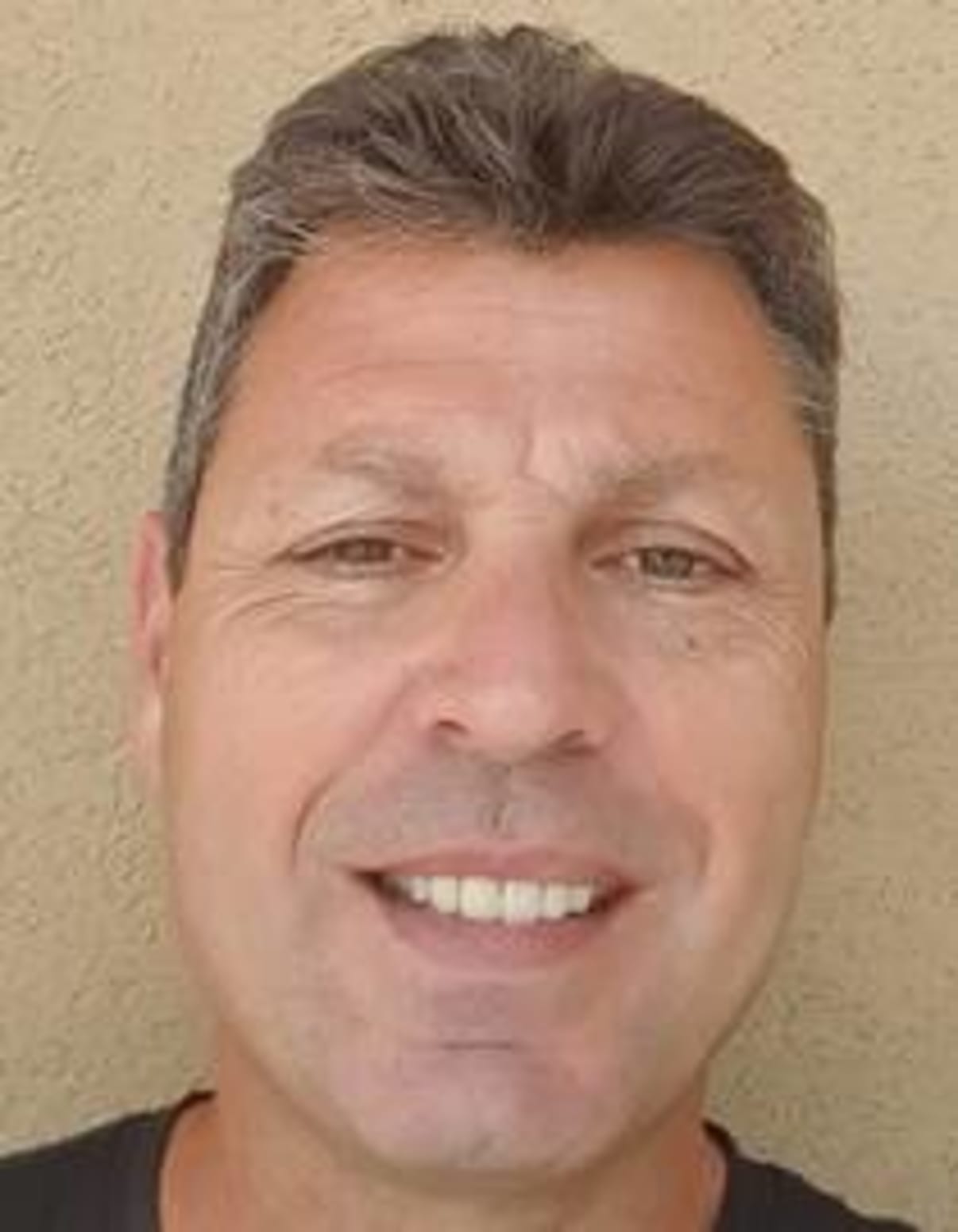 תמונת פורטרט של בעל המקצוע