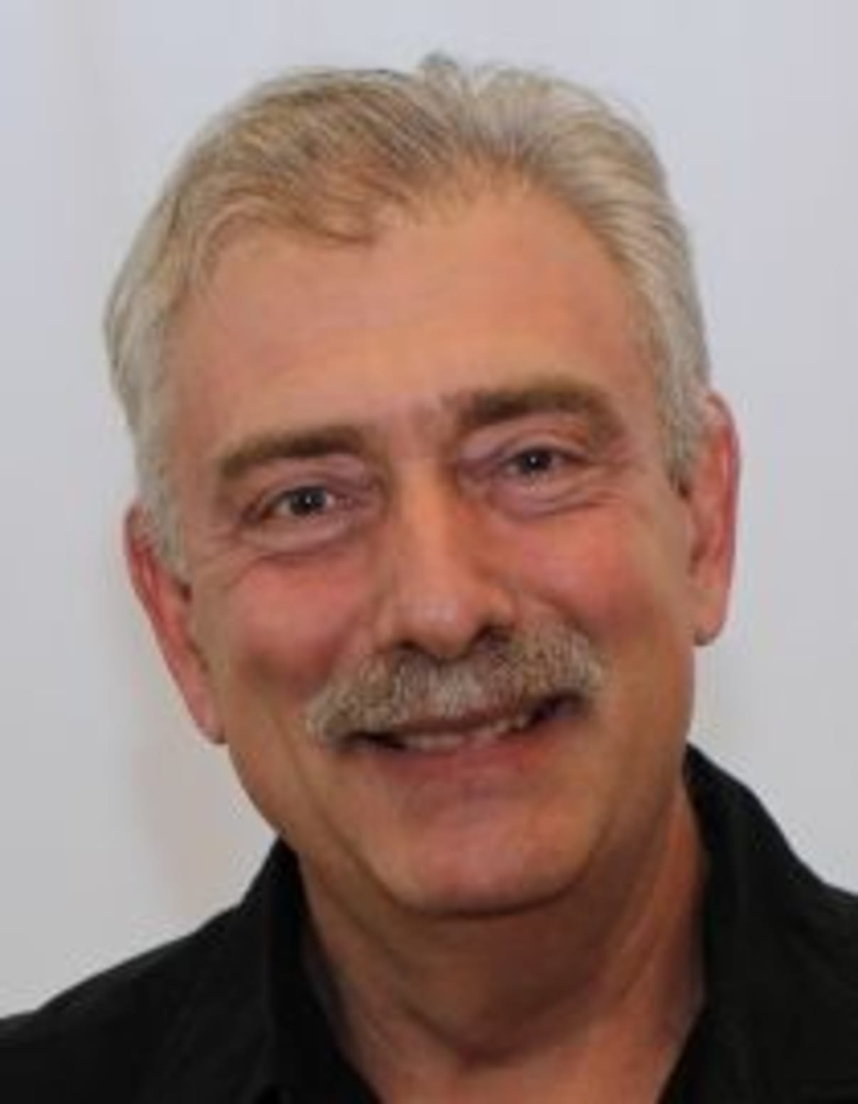 תמונת פורטרט של בעל המקצוע