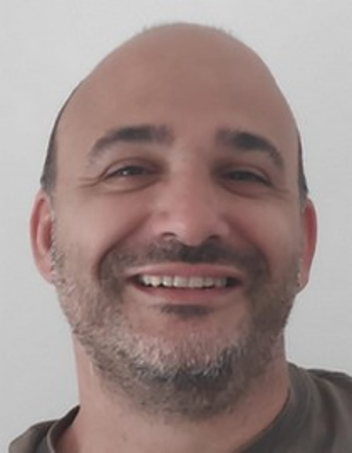 תמונת פורטרט של בעל המקצוע