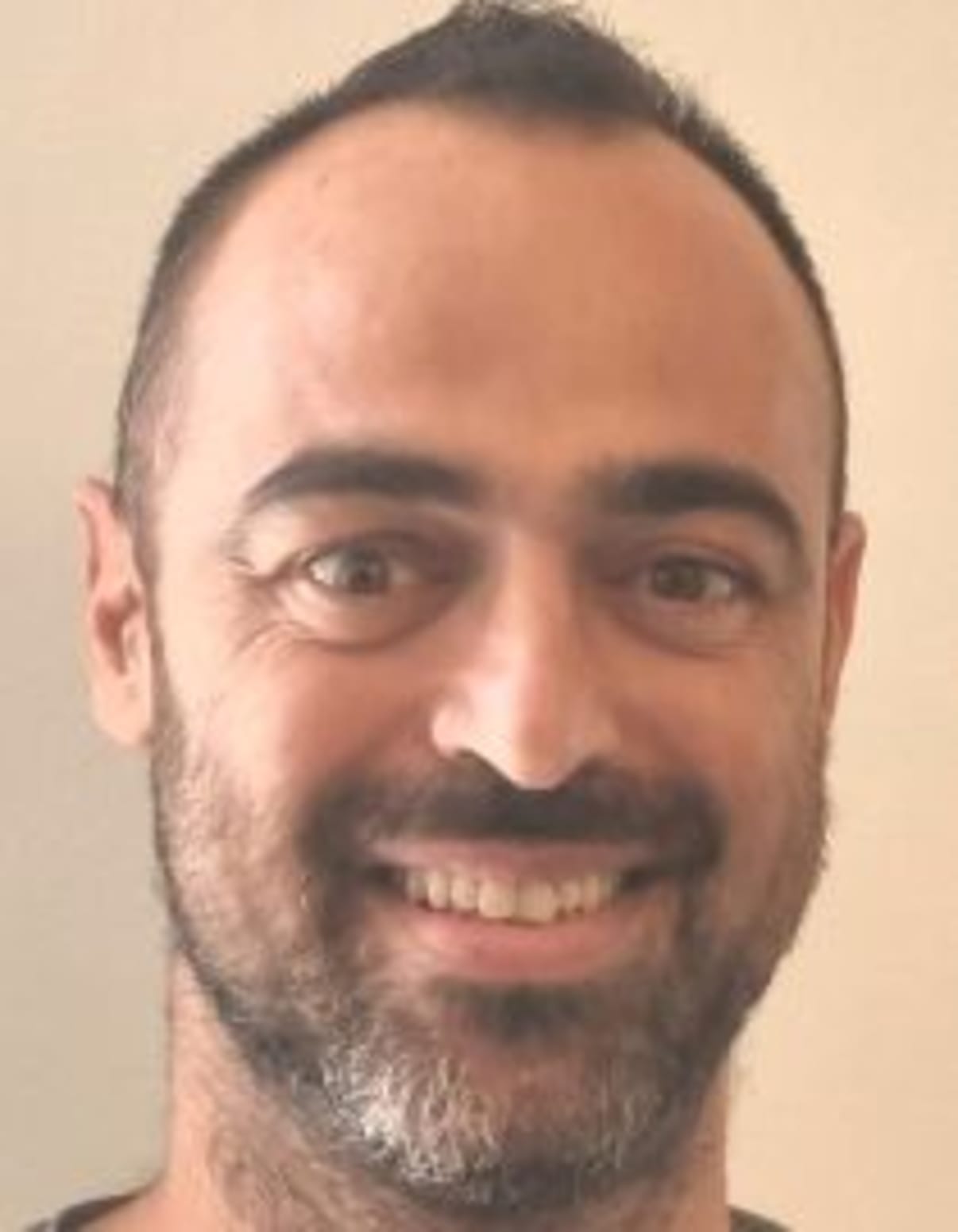 תמונת פורטרט של בעל המקצוע