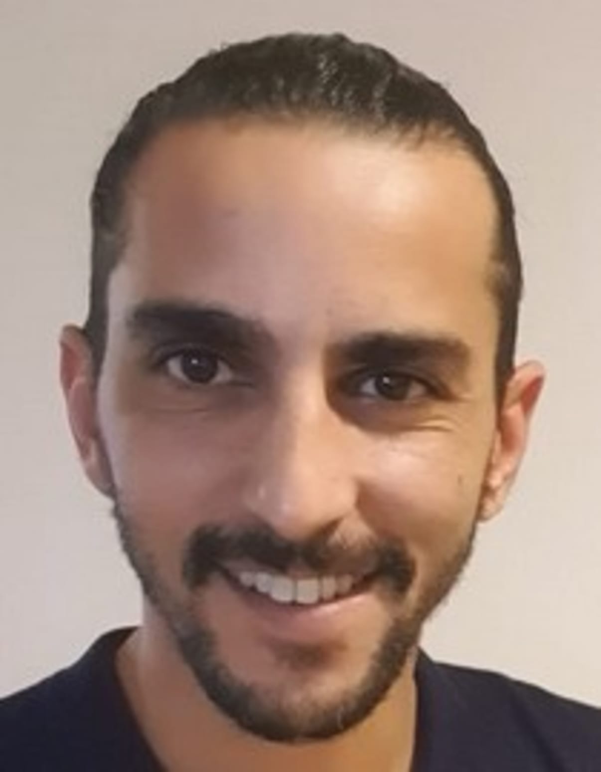 תמונת פורטרט של בעל המקצוע