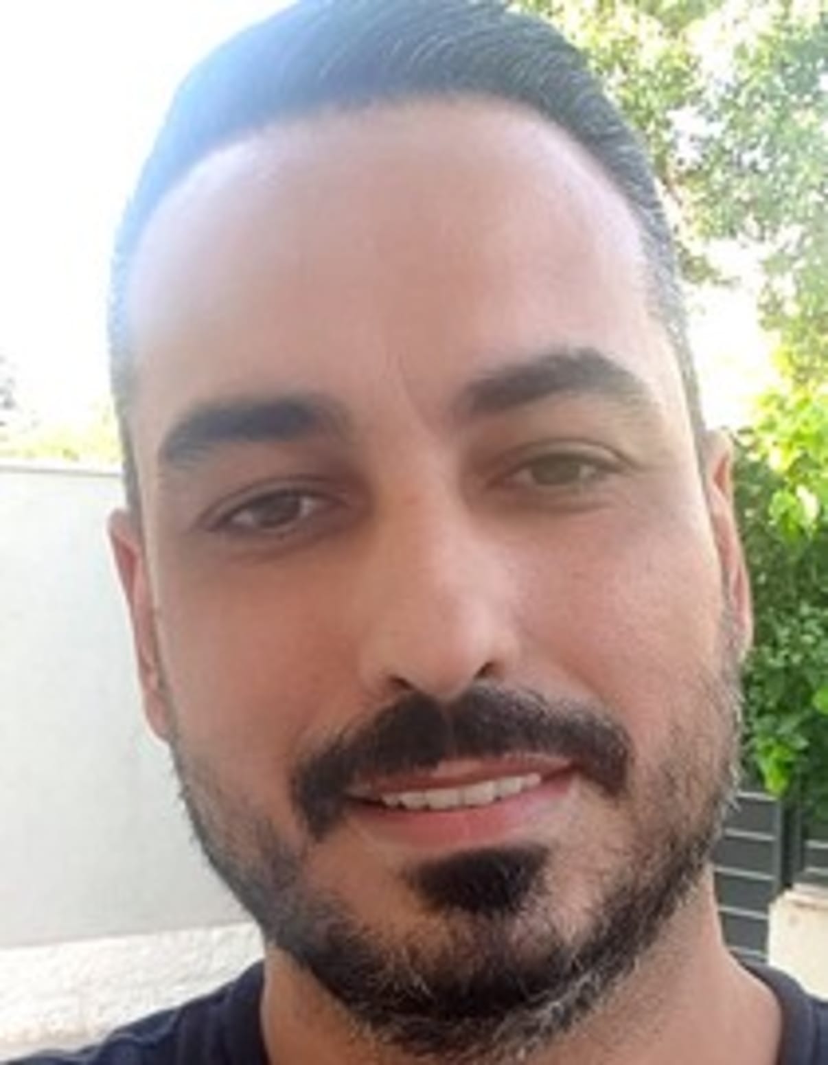 תמונת פורטרט של בעל המקצוע