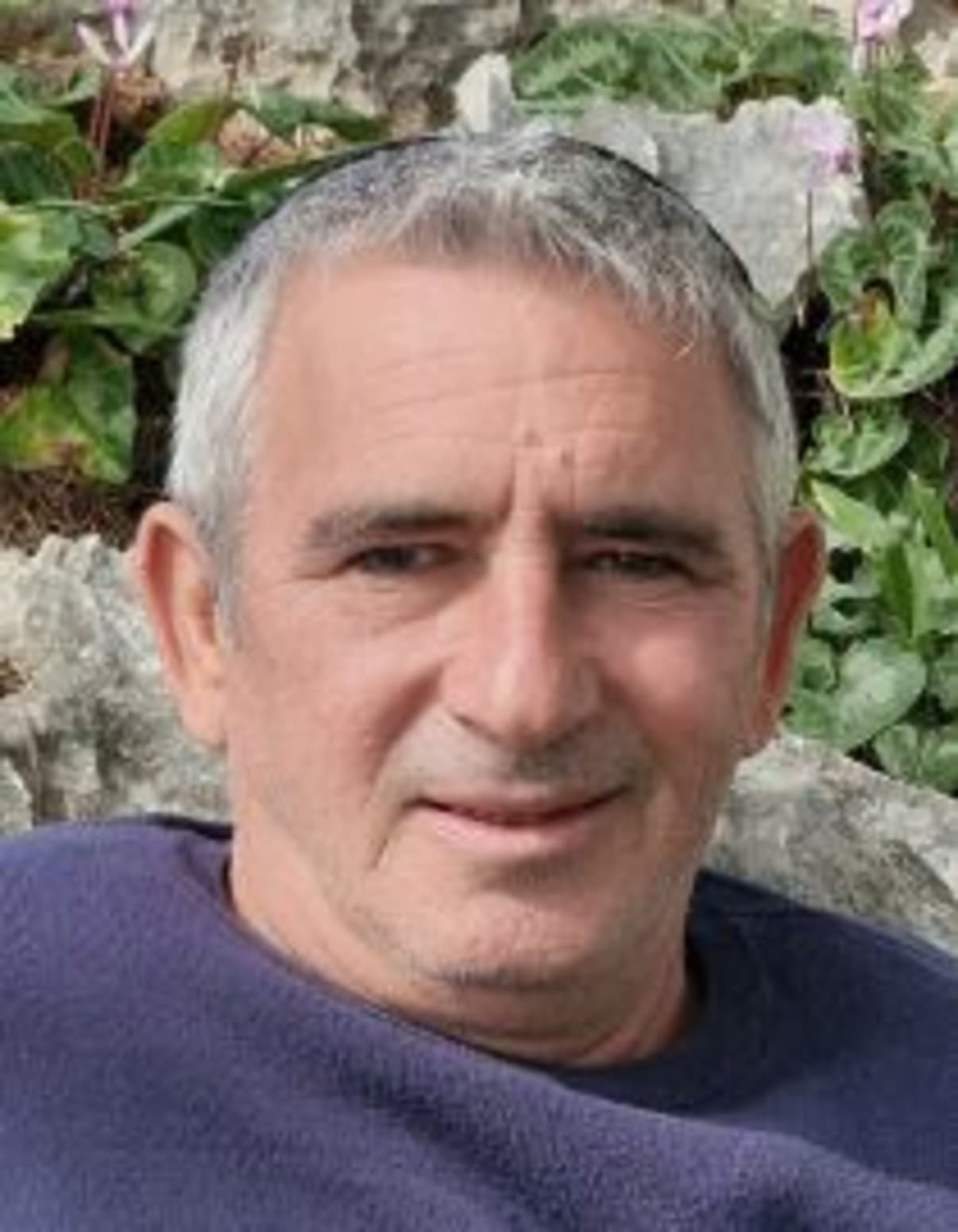 תמונת פורטרט של בעל המקצוע