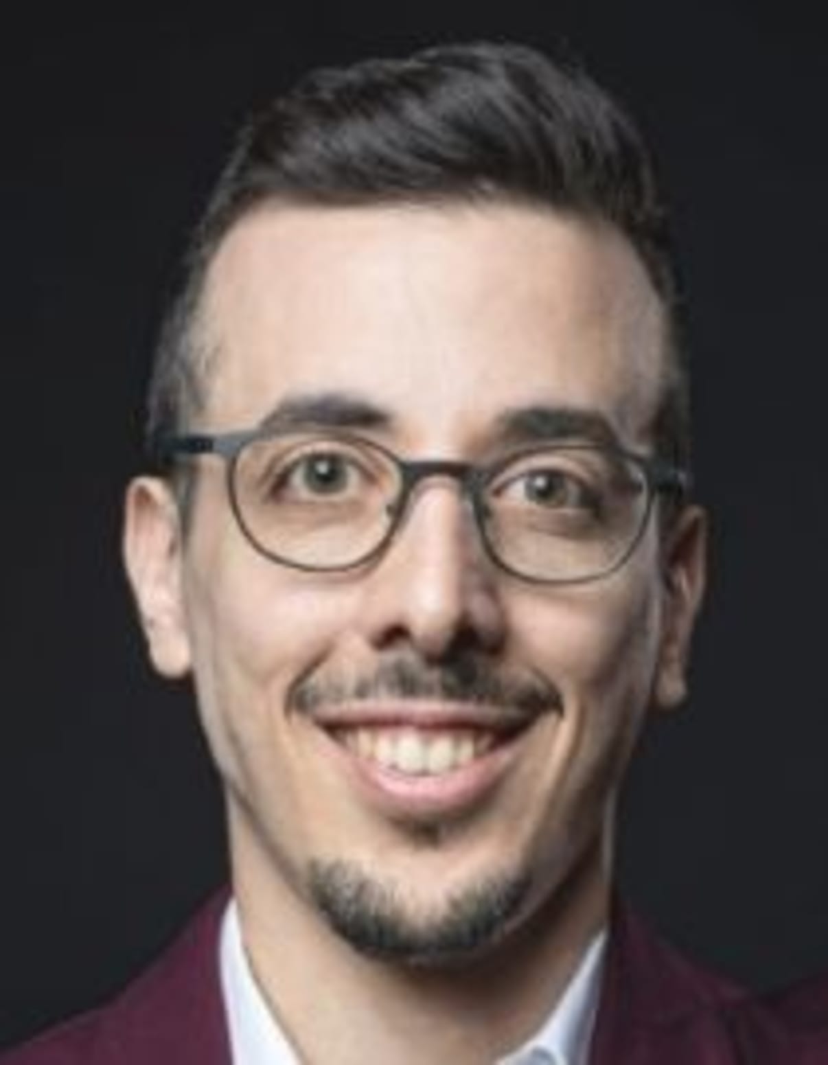 תמונת פורטרט של בעל המקצוע