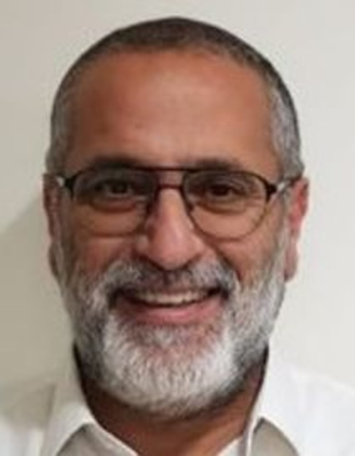 תמונת פורטרט של בעל המקצוע