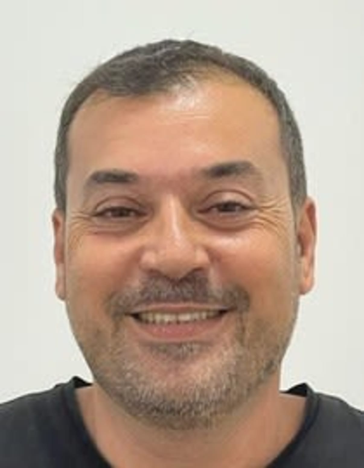 תמונת פורטרט של בעל המקצוע