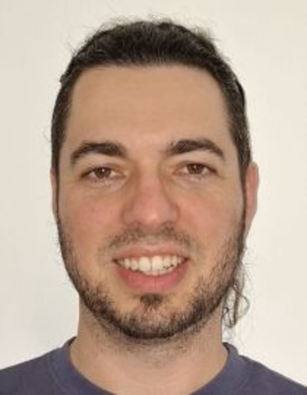 תמונת פורטרט של בעל המקצוע