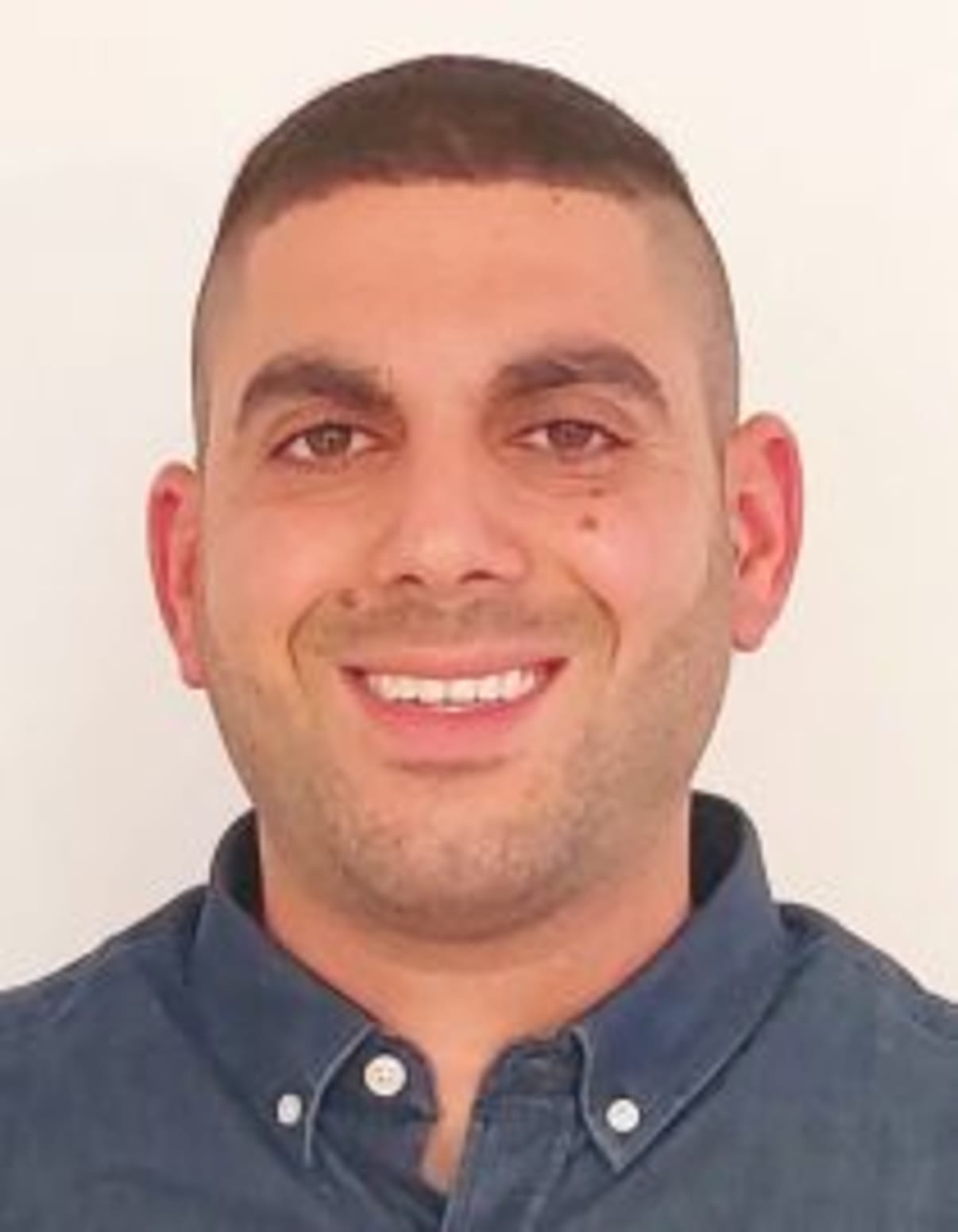 תמונת פורטרט של בעל המקצוע